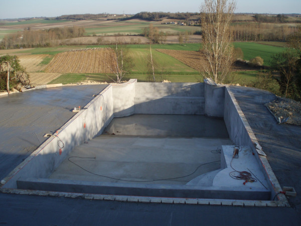 Concrete concreting of pool paving slabs