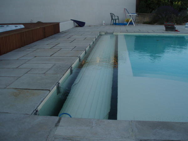 submerged automatic pool cover