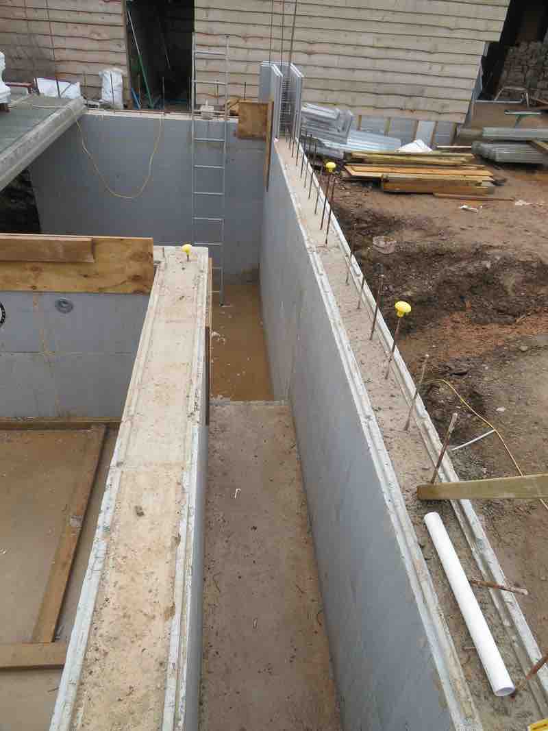 polyblok pool wall construction