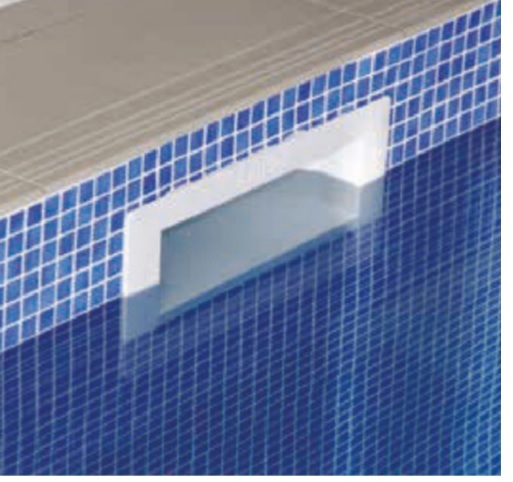 Picture of a skimmer in operation